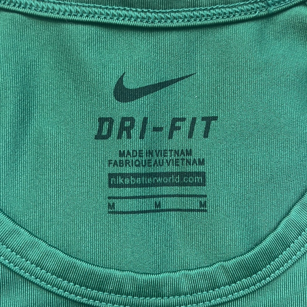 Nike Dri-Fit Women’s Tee Shirt, Size M - Picture 5 of 5